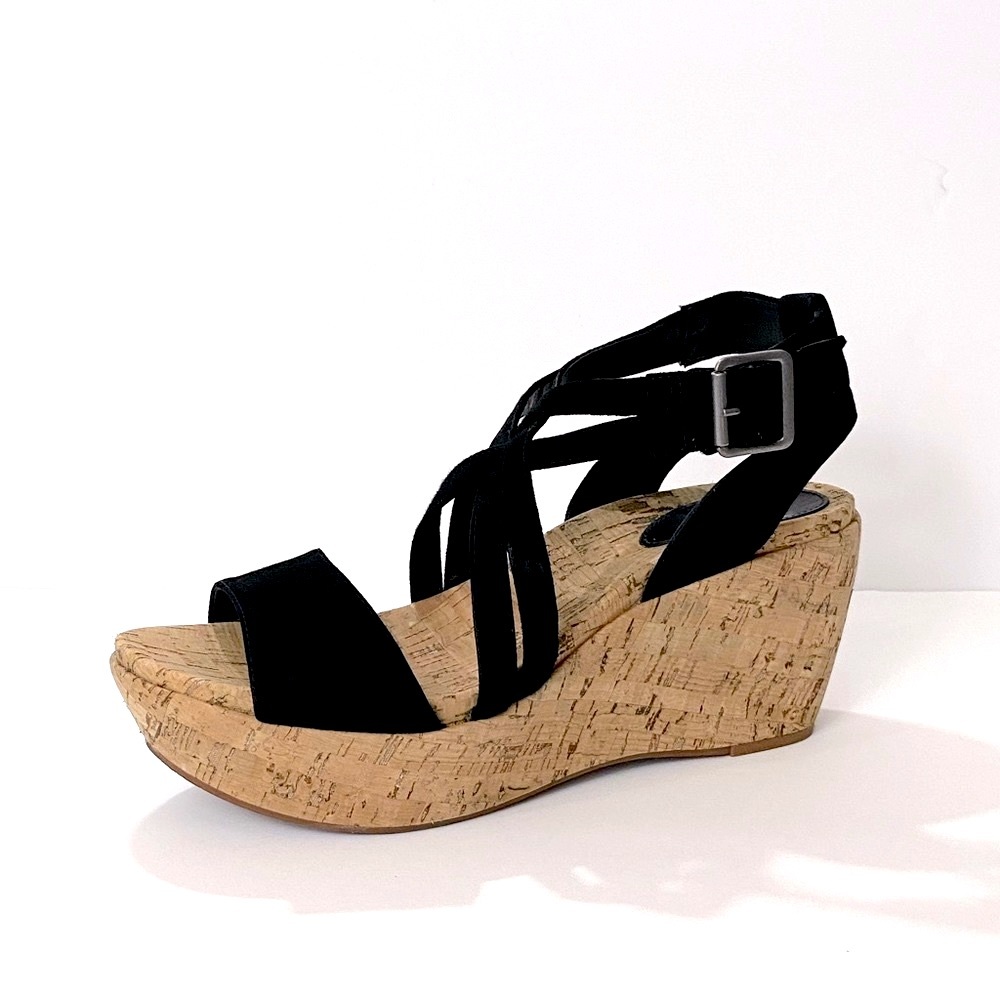 Johnston & Murphy Platform Sandals